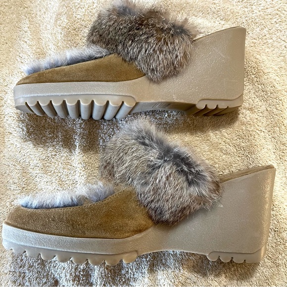 Coach Kaela Suede & Rabbit Wedges Size 11B - Picture 6 of 11